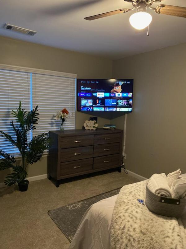 4 - Bed Home With Cali King Bed, 12 Mins To Dtwn Atlanta Exterior foto